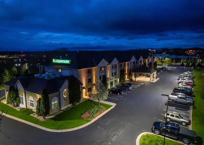 La Quinta By Wyndham Milwaukee Delafield