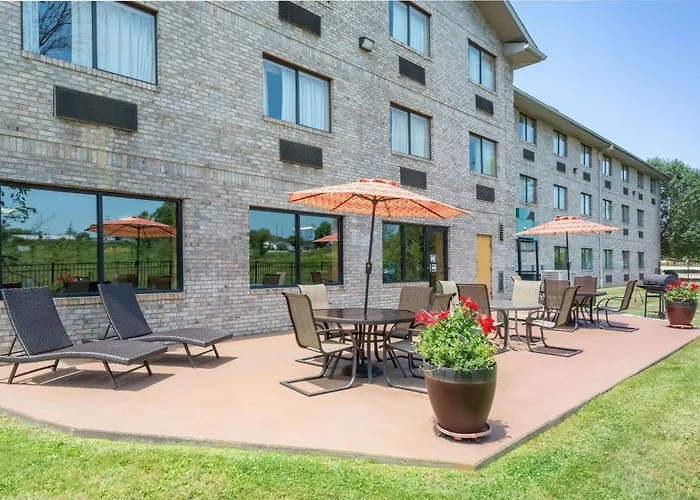 Ramada By Wyndham Catlettsburg Ashland