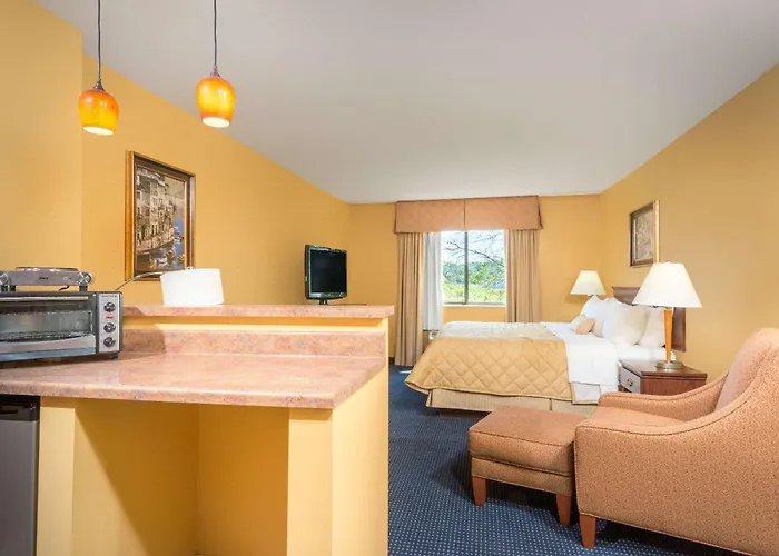 Ramada By Wyndham Catlettsburg Ashland
