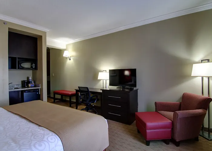 Best Western Plus Bowmanville