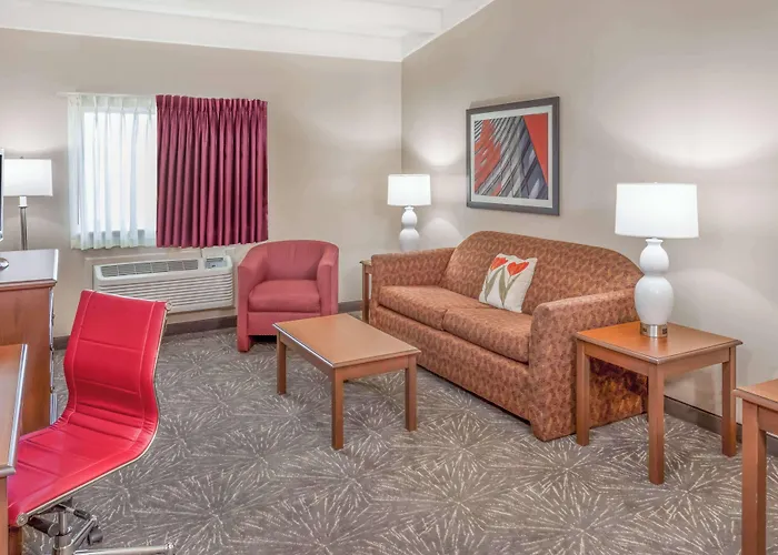 Ramada By Wyndham Hammond Hotel & Conference Center