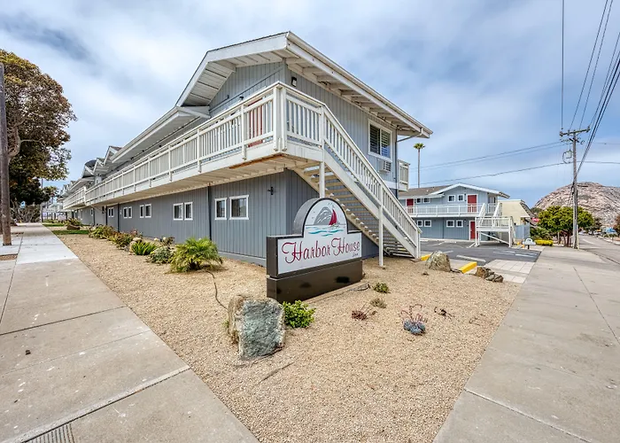 Harbor House Inn