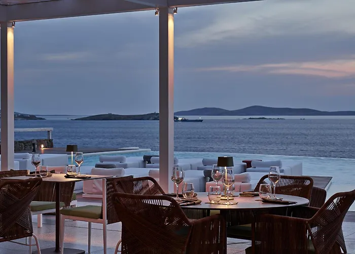 Kouros Hotel&Suites