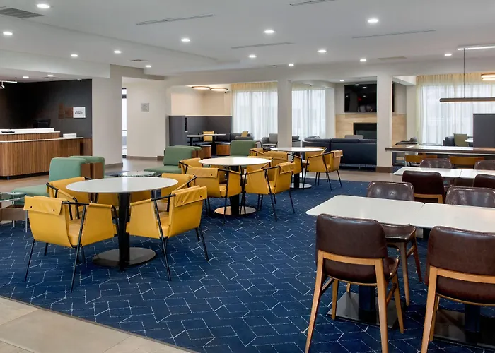 Courtyard By Marriott New Haven Orange