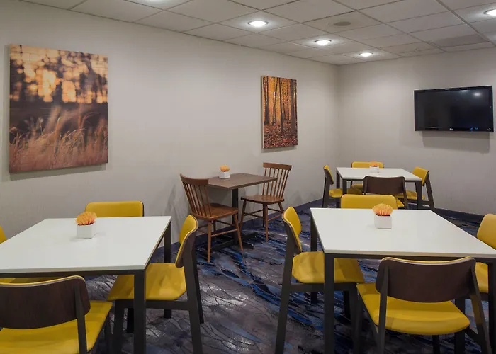 Fairfield Inn & Suites By Marriott Orlando Lake Buena Vista