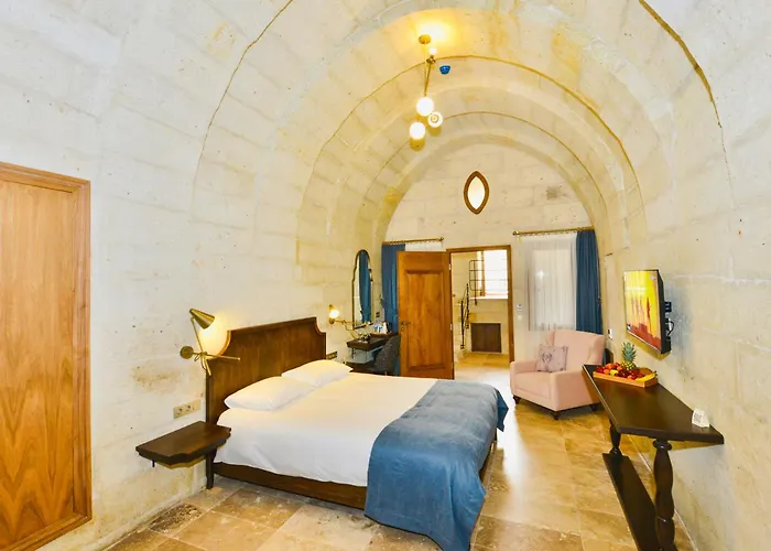 Evanthia Cave Suites