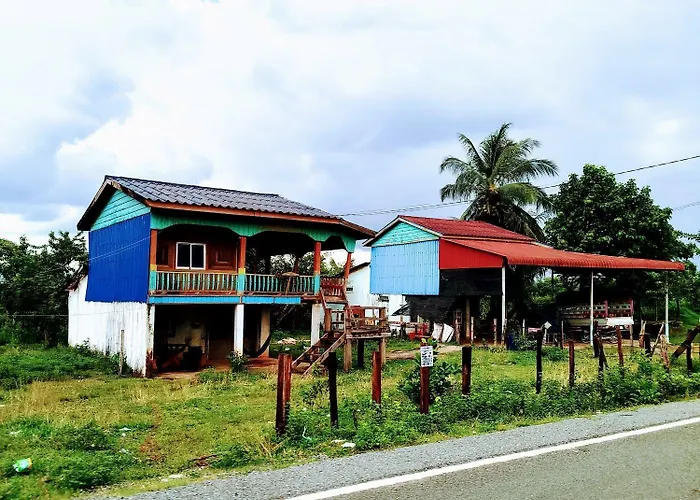 Cornerstone Nesat In Nesat Village