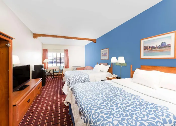 Days Inn & Suites By Wyndham Lordsburg