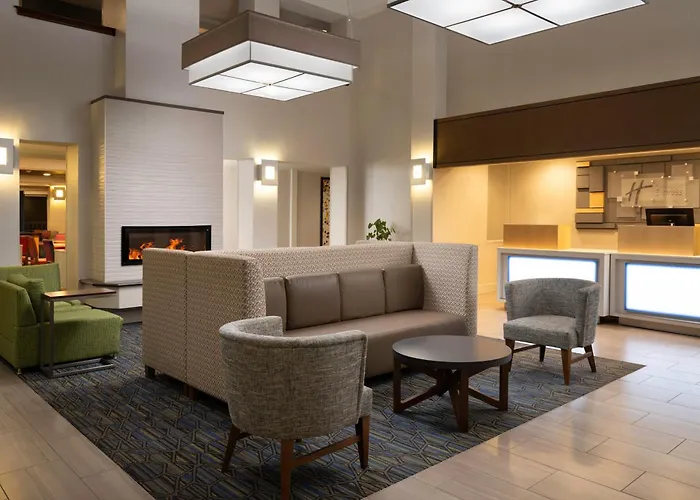 Holiday Inn Express Hotel & Suites Belmont By Ihg