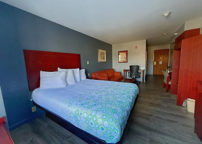 Blisspoint Inn & Suites, Northwood