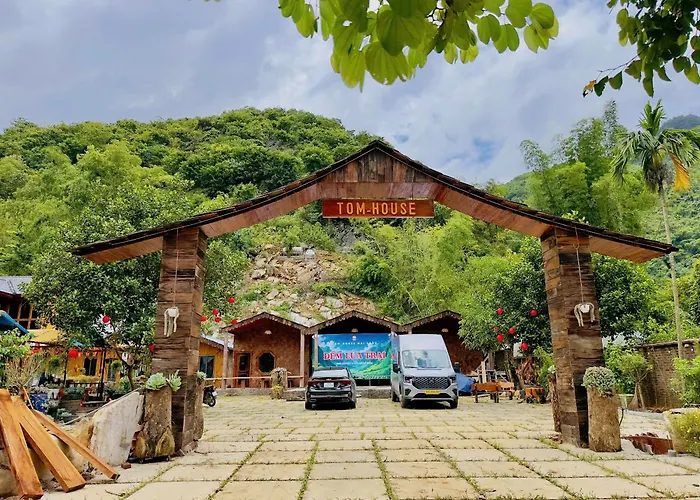 Tom-House Mai Chau