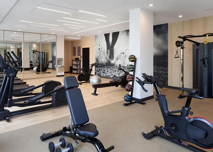 Hyatt Place Montreal Airport