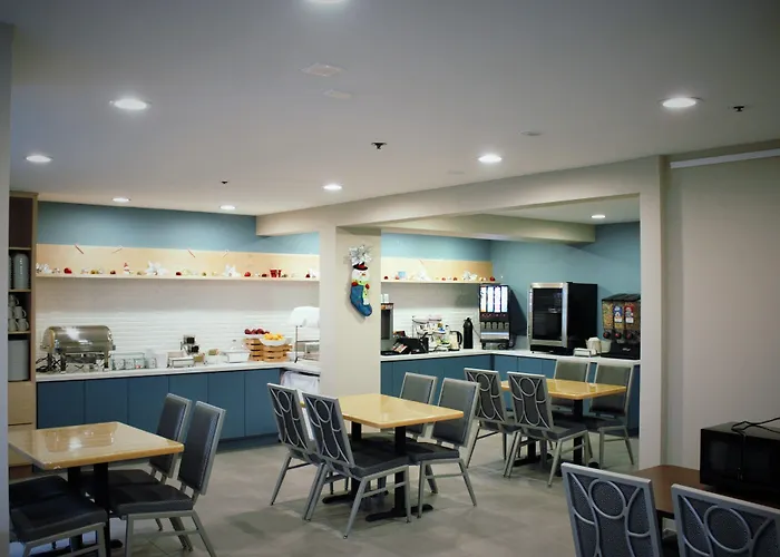 Country Inn & Suites By Radisson, Monterey Beachfront-Marina, Ca