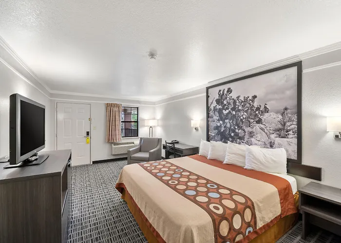 Super 8 By Wyndham Mount Vernon
