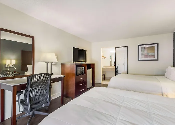 Surestay Hotel By Best Western Sarasota Lido Beach