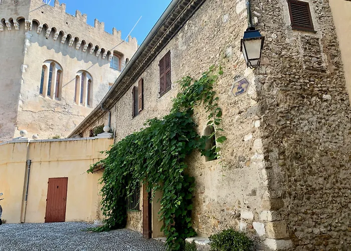 Chateau Le Cagnard