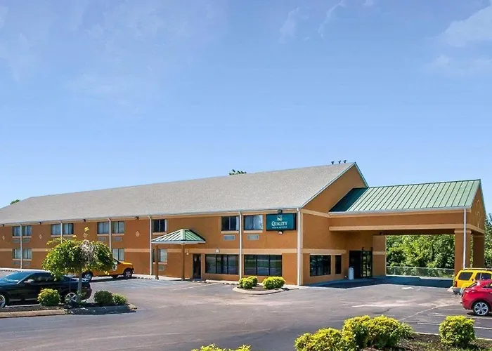 Econo Lodge Inn & Suites