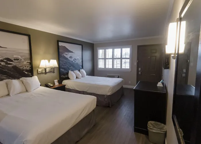 Super 8 By Wyndham Santa Cruz Beach