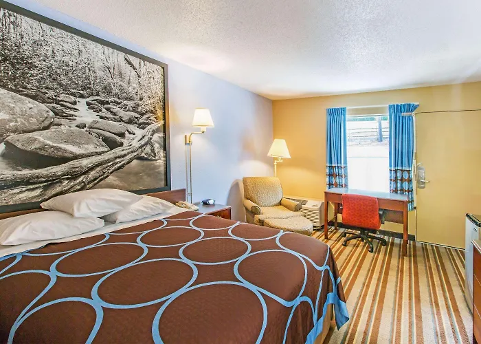 Super 8 By Wyndham Caryville Tn