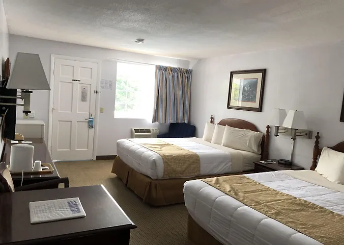 Travelodge By Wyndham Cape Cod Area
