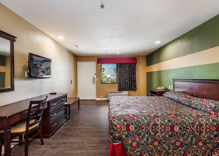 Budget Inn Anaheim / Santa Fe Springs