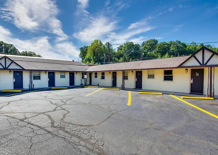 Knights Inn Collinsville