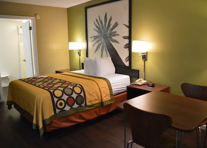 Super 8 By Wyndham Monticello