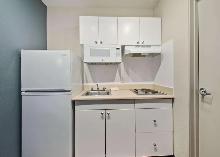 Extended Stay America Suites - Miami - Airport - Blue Lagoon