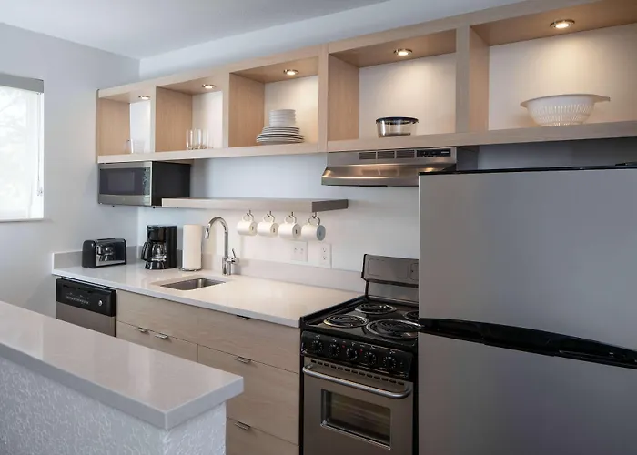 Sonesta Simply Suites Falls Church