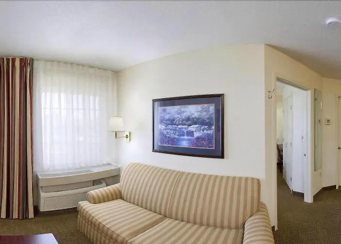 Sonesta Simply Suites Oklahoma City Airport