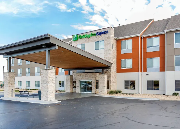 Holiday Inn Express & Suites Chicago West - St Charles By Ihg