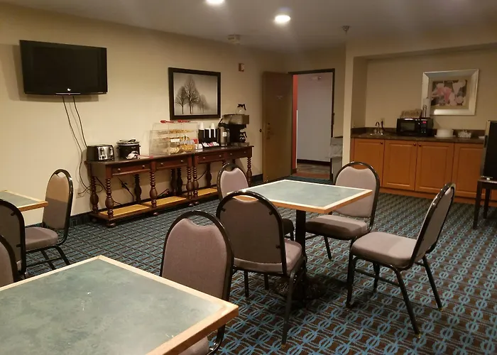 Country Hearth Inn & Suites - Kenton