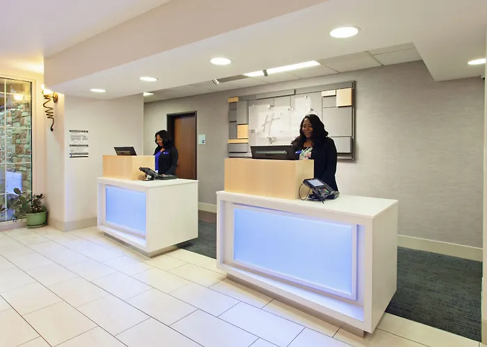 Holiday Inn Express & Suites Oakland - Airport By Ihg