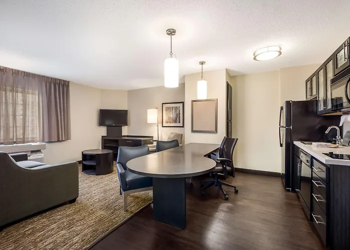 Sonesta Simply Suites Cleveland North Olmsted Airport