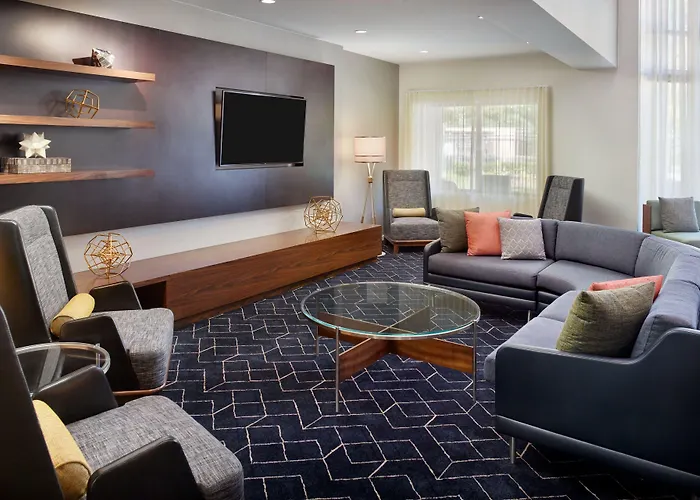 Courtyard By Marriott Atlanta Alpharetta