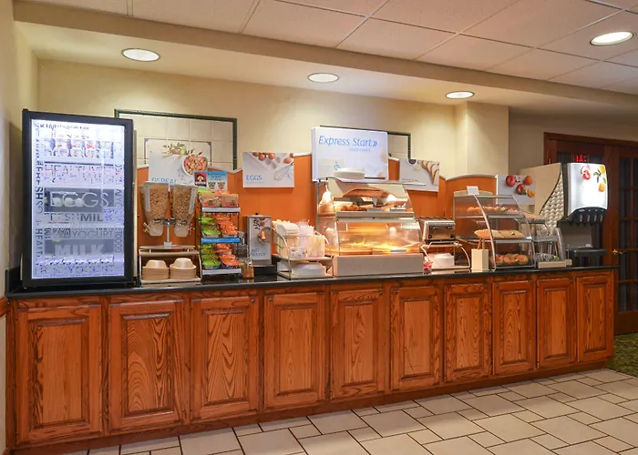 Holiday Inn Express Hotel & Suites Harrison
