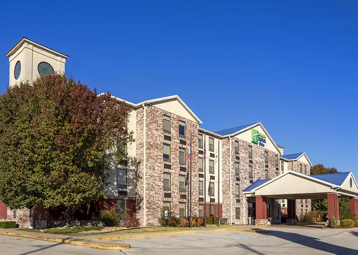 Holiday Inn Express Hotel & Suites Harrison