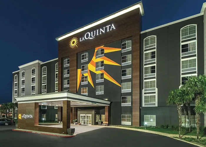 La Quinta Inn & Suites By Wyndham San Antonio Downtown