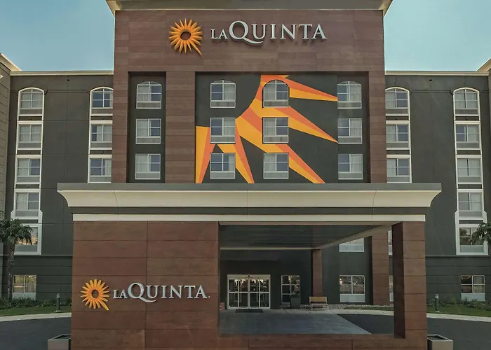 La Quinta Inn & Suites By Wyndham San Antonio Downtown
