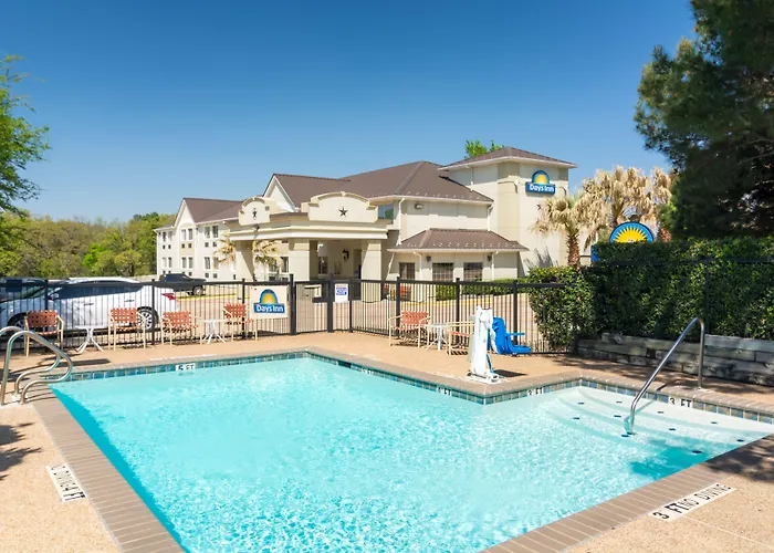 Days Inn By Wyndham Arlington