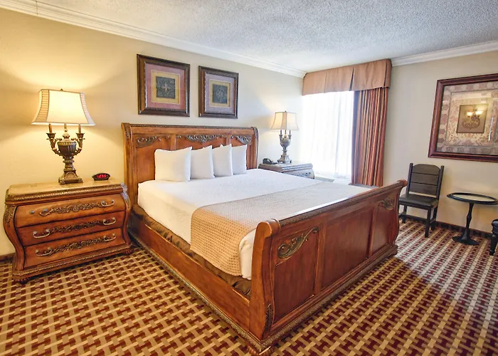 Days Inn & Suites By Wyndham Johnson City