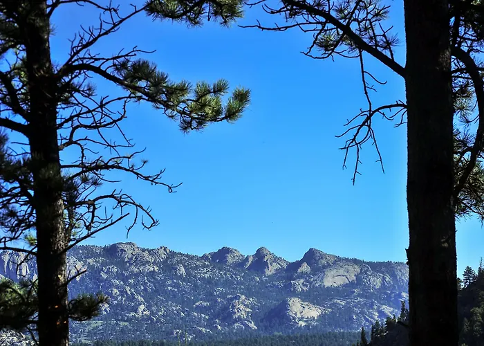 Historic Crags Lodge