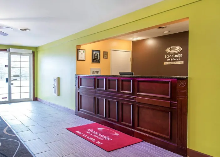 Econo Lodge Inn & Suites Eau Claire South