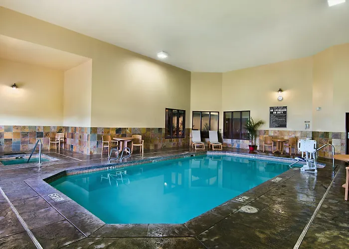 Oxford Suites Pendleton