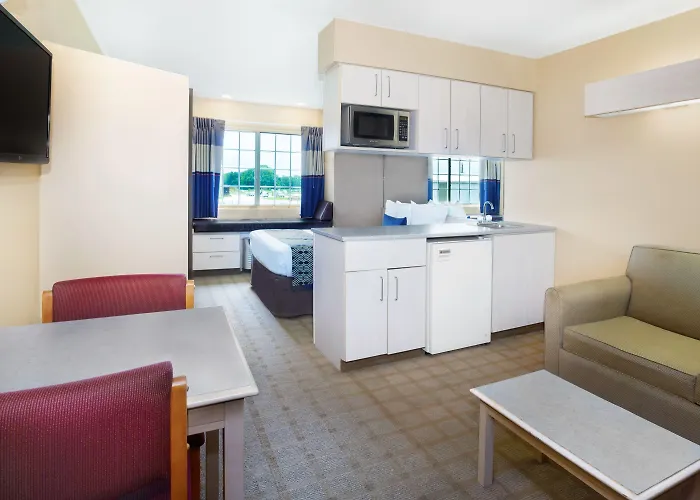 Microtel Inn And Suites Lafayette