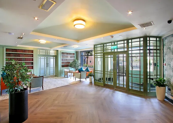 Waterford Marina Hotel