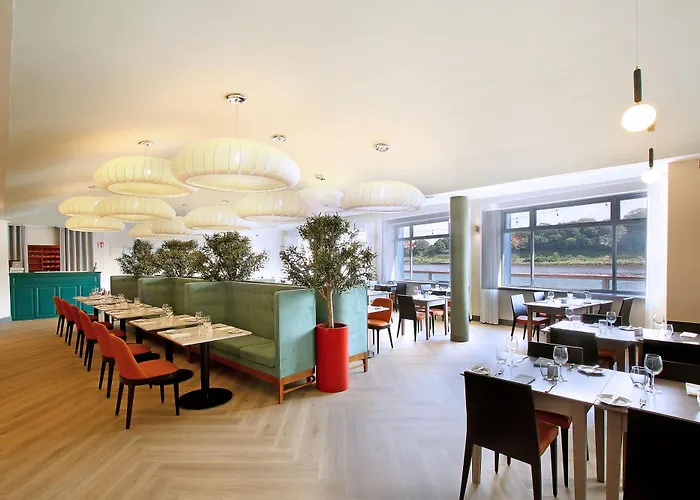 Waterford Marina Hotel