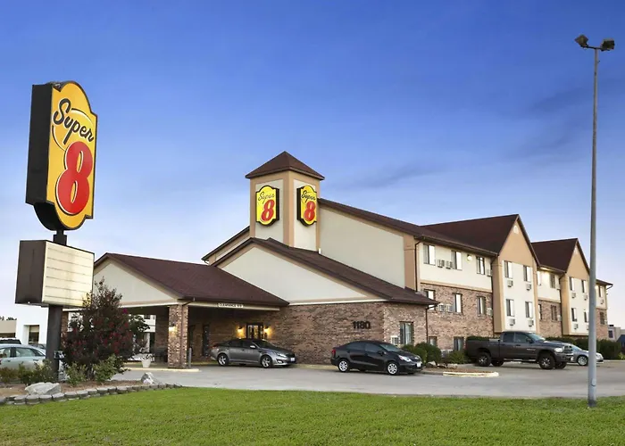 Super 8 By Wyndham Carbondale Motel
