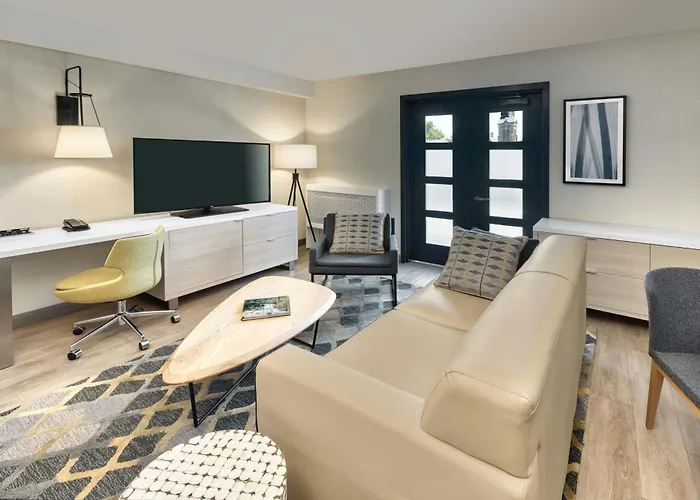 The Insignia Hotel, Sarnia, A Tribute Portfolio Hotel
