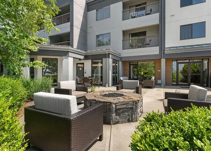 Courtyard Burlington Williston